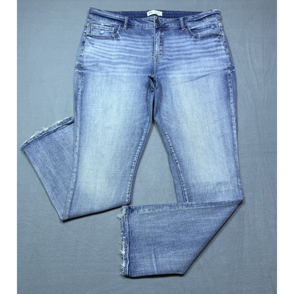 BKE Jeans Womens 38x32 Victoria Universal Fit Midrise Straight Light Wash USA